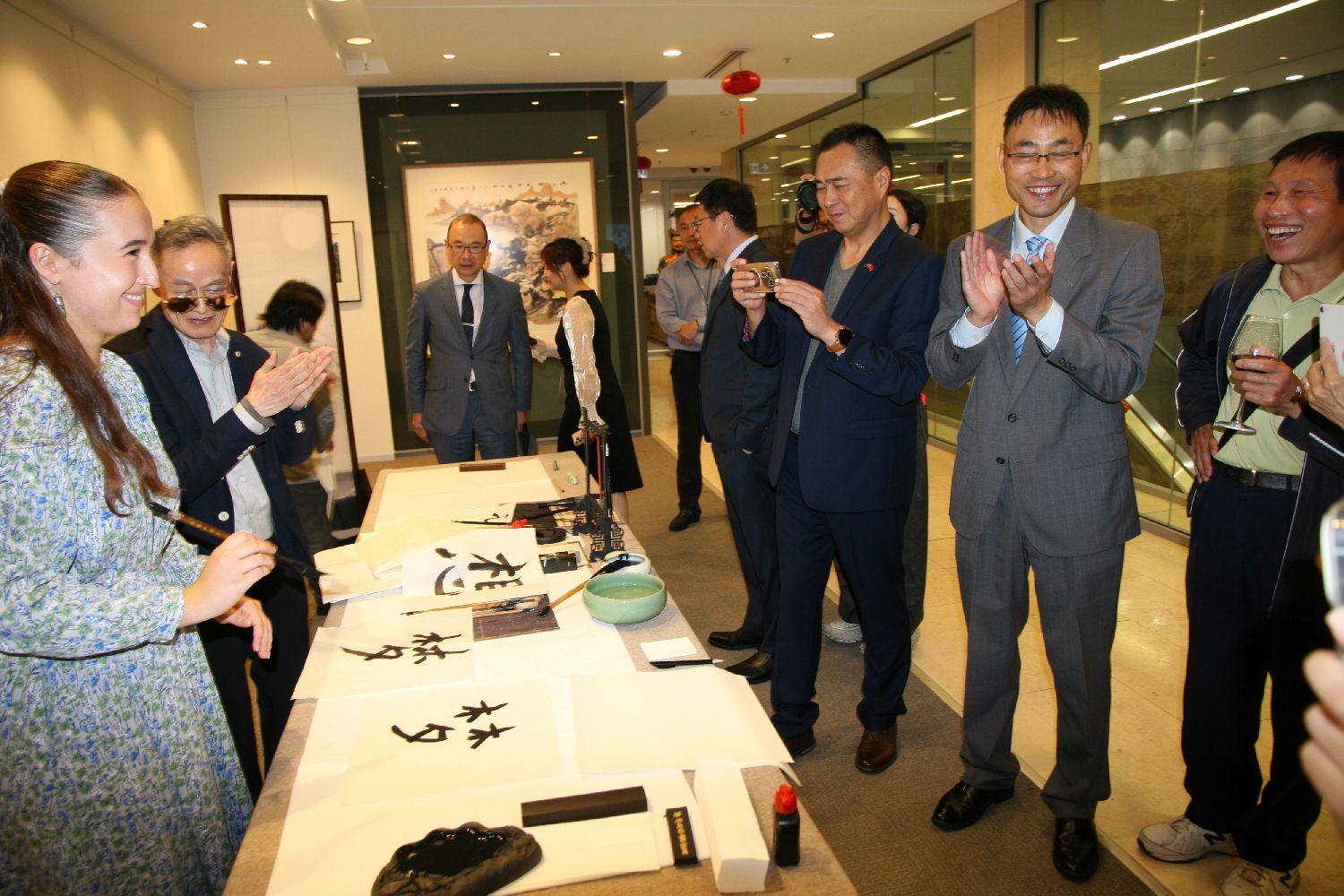 “兰亭·雅集——中国书法展”在悉尼开幕-澳洲网